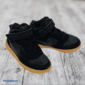 Nike Court Borough Mid Winter